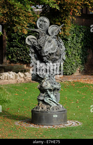 Statua in giardino a Nash House - parte del sentiero di Shakespeare a Stratford-upon-Avon Foto Stock