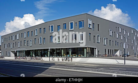 Nuovo dell'Università di Aalborg edificio mediante Limfjorden a Aalborg in Danimarca Foto Stock