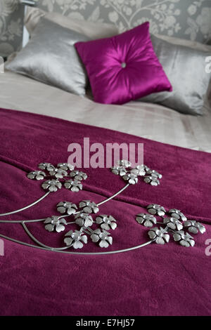 Letto comodo in casa moderna Foto Stock