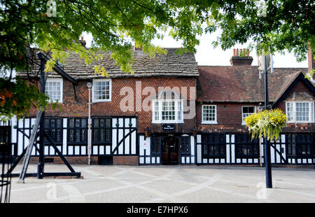 Crawley West Sussex Regno Unito - The George Hotel e pub Foto Stock