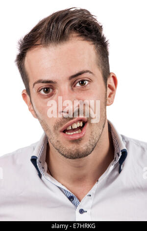 Un vero e proprio divertente faccia uomo isolato su sfondo bianco Foto Stock