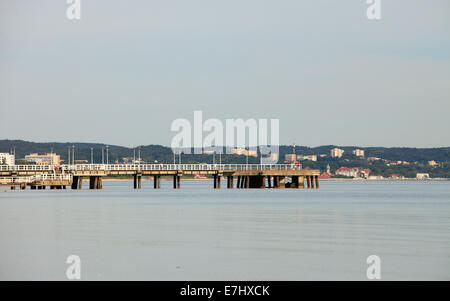 Viaggi e turismo. Paesaggio del Mar Baltico. Pier in Brzezno Gdansk città della Polonia Polonia l'Europa. Foto Stock