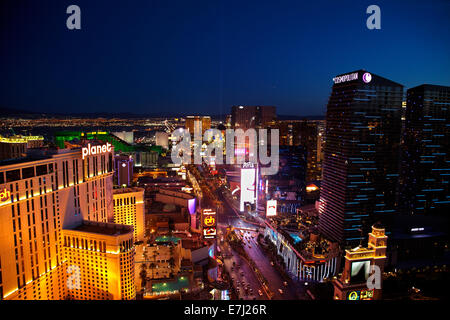 Planet Hollywood e casinò e gli alberghi lungo la Strip, visto dalla torre Eiffel di replica a Parigi Hotel e Casino di Las Vegas, Ne Foto Stock