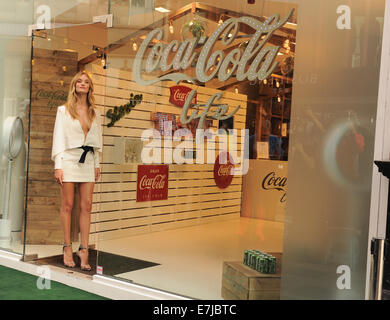 Londra, Regno Unito. Xix Sep, 2014. Rosie Huntington-Whiteley assiste photocall per il lancio della Coca Cola la vita a South Molton Street. Credito: Ferdaus Shamim/ZUMA filo/Alamy Live News Foto Stock