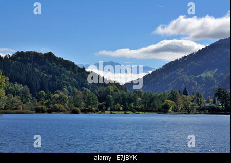 Lago Alpsee, Oberstdorf montagne nella parte posteriore, Bühl am Alpsee, Superiore Allgäu, Baviera, Germania Foto Stock