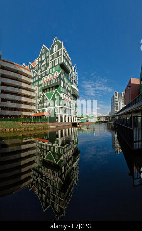 Holland, Europa, Koog aan de Zaan, Zaandam, Noord-Holland, Paesi Bassi, città, villaggio, acqua, molla, moderna architettura, Zaan Foto Stock