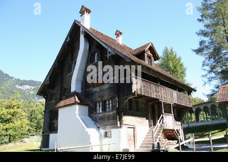 La Svizzera e il Lago di Brienz, Oberland bernese, open-air museum, storia, museo storico, Ballenberg, house, home, camino, caminetto Foto Stock