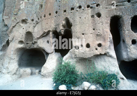 Antica, Anasazi, abitazioni, Puye Cliffs, Nuovo Messico Foto Stock