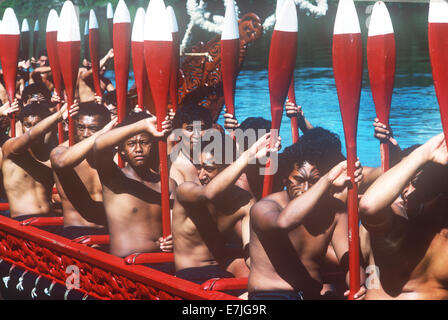 Fiume Ngaruawahia, regata, Maori, Ngaruawahia, Nuova Zelanda. Foto Stock