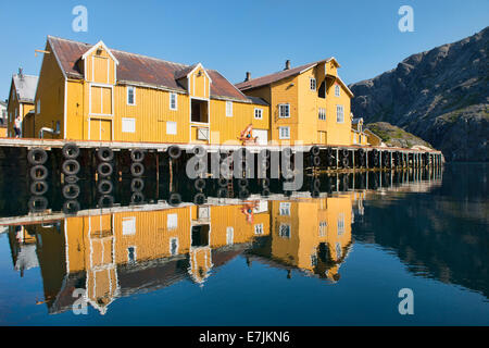 UNESCO conserve di villaggio di pescatori di Nusfjord nelle Isole Lofoten in Norvegia Foto Stock