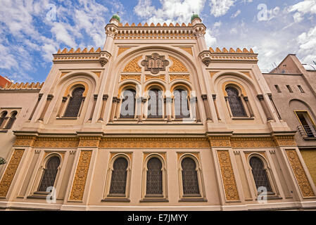 Sinagoga Spagnola di Praga. Essa è un revival moresca sinagoga di proprietà del Museo Ebraico di Praga ed è utilizzato come un museo Foto Stock