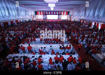 Di Semarang, Indonesia. 19 Settembre, 2014. Quadri di partito partecipare al 4° nazionale riunione di lavoro di PDI-P a Marina Convention Hall di Semarang, Giava centrale, Indonesia. L incontro nazionale a cui hanno partecipato 1.590 quadri del partito da tutta l'Indonesia e si terrà dal 19-21 settembre 2014. La riunione è prevista per cambiare i dieci anni di mentalità del PDI-P, come ha commutato a essendo il partito di essere il partito di opposizione. Credito: PACIFIC PRESS/Alamy Live News Foto Stock