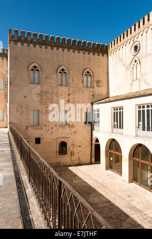 Castello nella Sicilia orientale Foto Stock