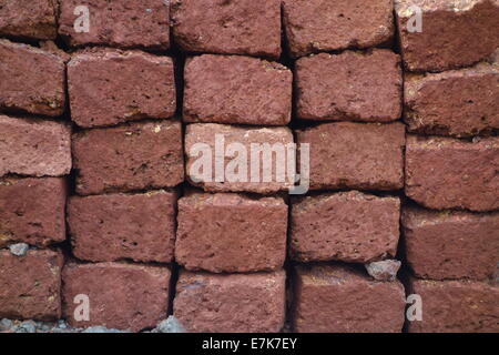 Rossi mattoni impilati Foto Stock