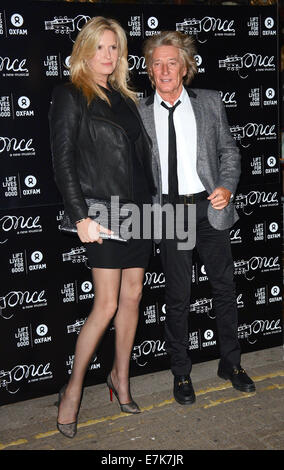 Una volta che il Gala musicale carità notte al Phoenix Theatre, Charing Cross Road, Londra dotata: Rod Stewart,Penny Lancaster dove: Londra, Regno Unito quando: 17 Mar 2014 Foto Stock