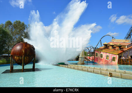 Onda di marea acqua ride, Thorpe Park Theme Park, Chertsey, Surrey, England, Regno Unito Foto Stock