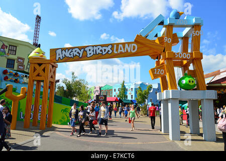 Ingresso sign di Angry Birds Terra, Thorpe Park Theme Park, Chertsey, Surrey, England, Regno Unito Foto Stock