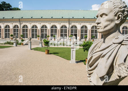 Il vecchio Palazzo Orangery in Lazienki Park (parco delle Terme Reali) a Varsavia, Polonia Foto Stock