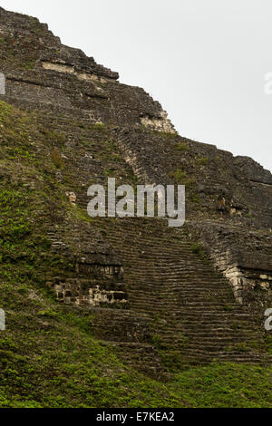 Mundo Perdido, Parco Nazionale di Tikal, El Petén, Guatemala Foto Stock