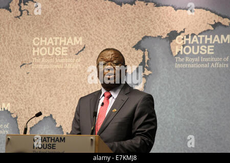 Morgan Tsvangirai, ex PM dello Zimbabwe e leader del Movimento per il Cambiamento Democratico, dà un discorso a Chatham House. Foto Stock