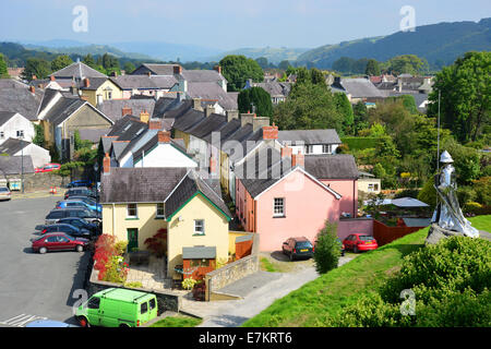 Vista della città da Llandovery Castle mound, Llandovery (Llanymddyfri), Carmarthenshire (Sir Gaerfyrddin), Wales, Regno Unito Foto Stock