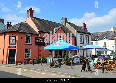 Il Bear Inn, la piazza del mercato, Llandovery (Llanymddyfri), Carmarthenshire (Sir Gaerfyrddin), Wales, Regno Unito Foto Stock