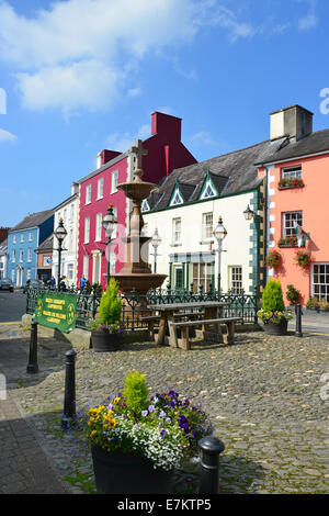 Piazza del Mercato, Llandovery (Llanymddyfri), Carmarthenshire (Sir Gaerfyrddin), Wales, Regno Unito Foto Stock