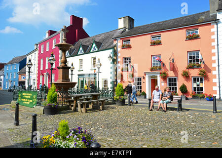 Piazza del Mercato, Llandovery (Llanymddyfri), Carmarthenshire (Sir Gaerfyrddin), Wales, Regno Unito Foto Stock