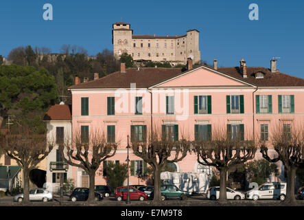 Angera, provincia di Varese, Lago Maggiore, Lombardia, Italia Foto Stock