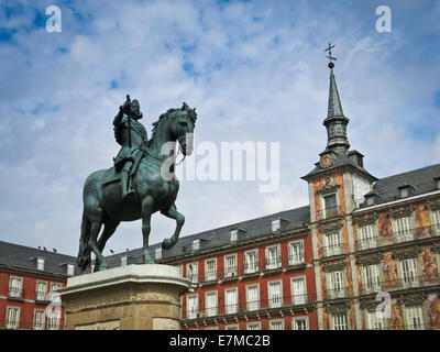 Statua Philipp III nella Plaza Mayor di Madrid Foto Stock