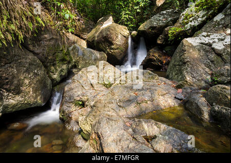 Il parco ricreativo scenario a Serian parte del distretto di Sarawak nature park. Foto Stock
