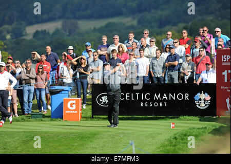 Gli ISP Handa Wales Open Golf giornata finale al The Celtic Manor Resort di Newport, Regno Unito. : Lee Westwood di Inghilterra tees off il 17th. Foto Stock