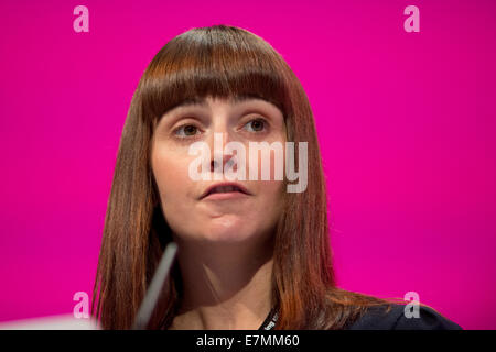 Manchester, Regno Unito. Xxi Sep, 2014. Melanie Onn, lavoro di PPC per la grande Grimsby e di Unison organizzatore regionale, indirizzi l'auditorium del giorno uno del partito laburista la Conferenza Annuale che avrà luogo a Manchester Central Convention Complex Credit: Russell Hart/Alamy Live News. Foto Stock