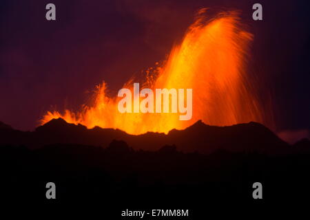 Eruzione del vulcano in Holuhraun, altipiani di Islanda Foto Stock