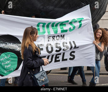 Londra, Regno Unito. Xxi Sep, 2014. Il cambiamento climatico dimostrazione in Whitehall, Londra centrale, 21 settembre 2014 Credit: Louis Champion/Alamy Live News Foto Stock