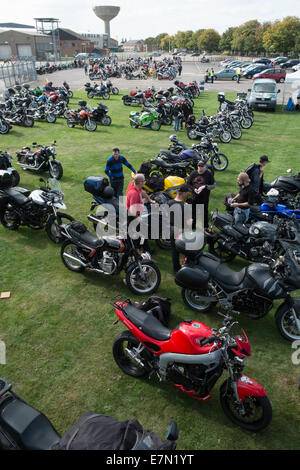 Yeovilton, Somerset, Regno Unito. Xxi Sep, 2014. I visitatori di moto area parcheggio. Credito: Paolo Quayle/Alamy Live News Foto Stock