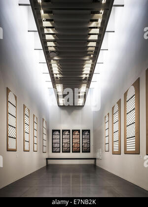 Museo, Soulages Rodez, Francia. Architetto: RCR Arquitectes, 2014. Abbazia di Conques room. Foto Stock