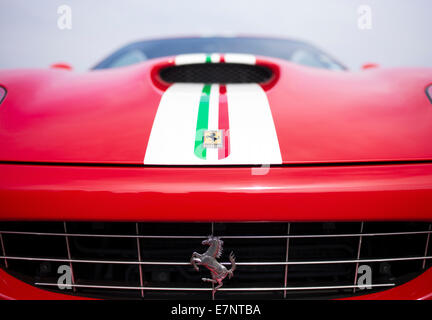 Dino Ferrari 308 GT4 estremità anteriore astratta. Messa a fuoco selettiva Foto Stock