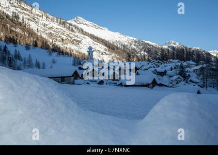 Valle Maggia, Bosco Gurin, inverno, villaggio, neve, in inverno, del cantone Ticino, Svizzera meridionale, Svizzera, Europa Foto Stock