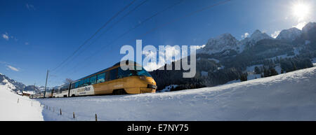 Saanenland, treno express, Golden Pass, Rougemont VD, montagna, montagne, inverni miti, la stazione ferroviaria, il Treno, Ferrovia, Canton, VD, Vaud, Foto Stock