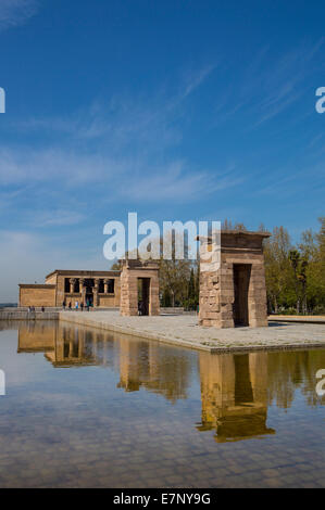 Cervantes, Città, Espana, Madrid, Spagna, Europa, architettura, stagno, piscina, Egitto, giardini, monumento, riflessione, tempio, turismo, Foto Stock