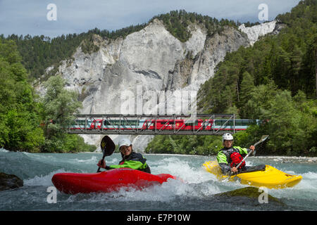 Reno gulch, sport d'acqua, il Glacier Express, Reno gulch, Versam, GR, fiume, flusso, corpo di acqua, acqua, gulch, Canton, GR, Graubü Foto Stock