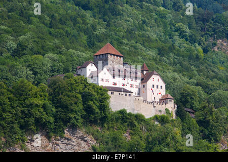 Il Liechtenstein, Europa, Vaduz, architettura, castello, città famosa, paesaggio, molla, turistica, viaggi Foto Stock