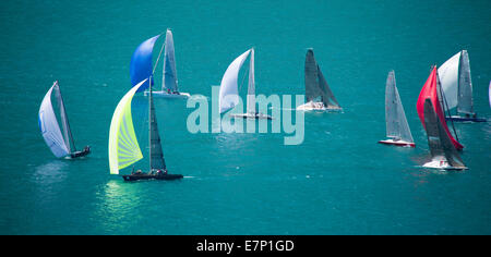 Il lago di Uri, yachting, regata, Vierwaldstättersee, il Lago di Lucerna, barca a vela, barca a vela, sport acquatici, Svizzera, Europa Foto Stock