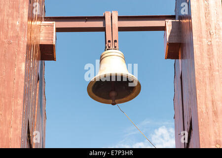 Campana sulla Chiesa dei Santi Simone e Helena Foto Stock