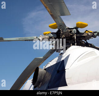 Elicottero civile meccanismo rotore dettaglio. parte di copter elica Foto Stock