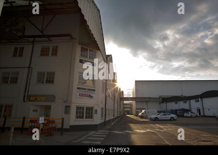 Goldfinger Avenue al Pinewood Studios, noto per la posizione in cui James Bond film sono stati realizzati, Buckinghamshire, Inghilterra, Regno Unito Foto Stock