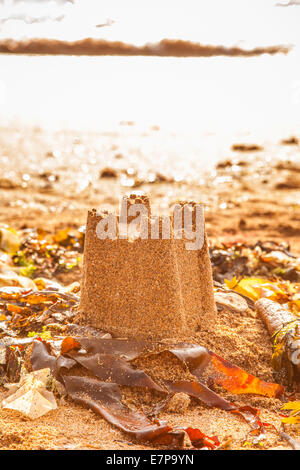 Castello di sabbia sulla speranza Cove Beach, Devon, Inghilterra, Regno Unito. Foto Stock