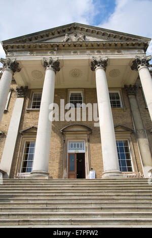 Claremont Mansion e giardini paesaggistici e casa di famiglia della regina Victoria, Speen, Surrey, England, Regno Unito Foto Stock