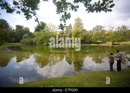 Claremont Landscape gardens, casa di famiglia della regina Victoria, Speen, Surrey, England, Regno Unito Foto Stock